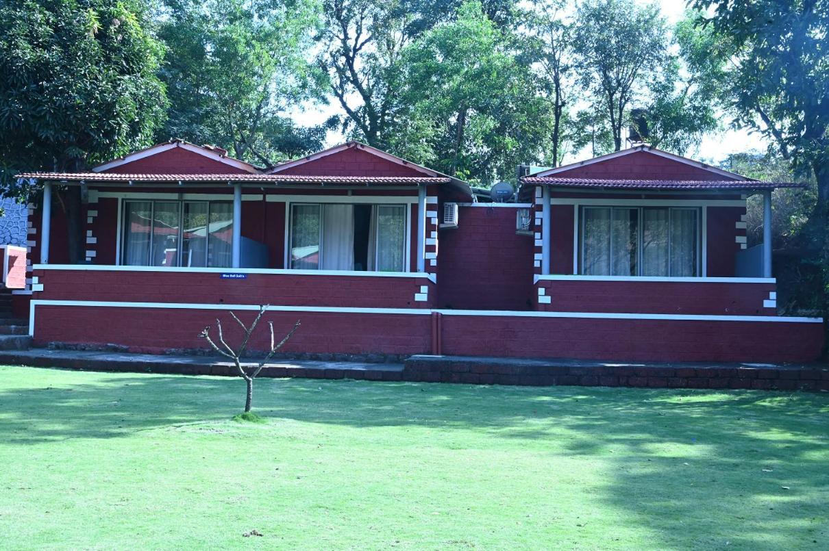 Hotel River Orchid Resort Satara Exterior photo